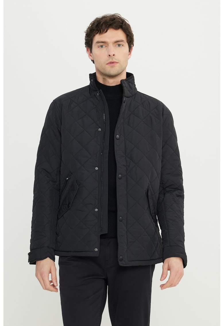 Яке с джобове с капаче и капси ACCo