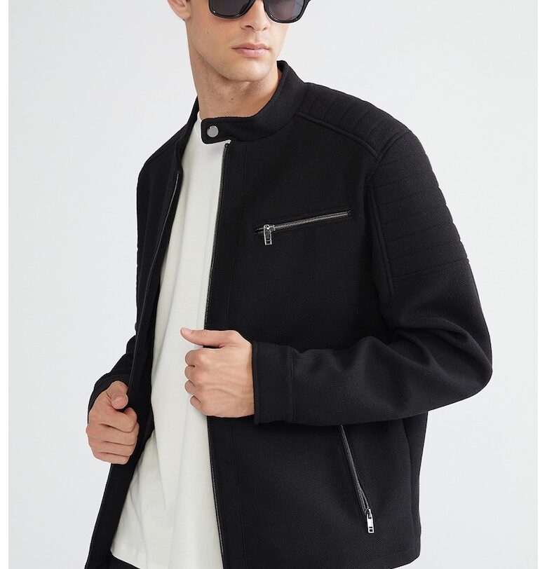 Яке с джобове с цип LC WAIKIKI