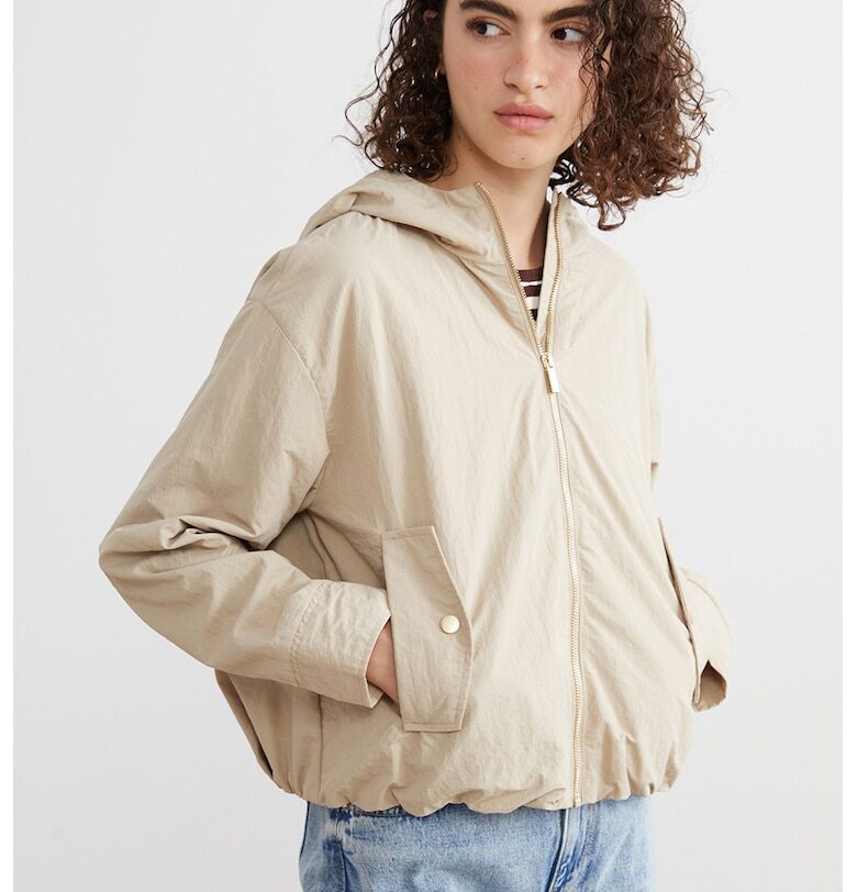 Яке с качулка и джобове LC WAIKIKI