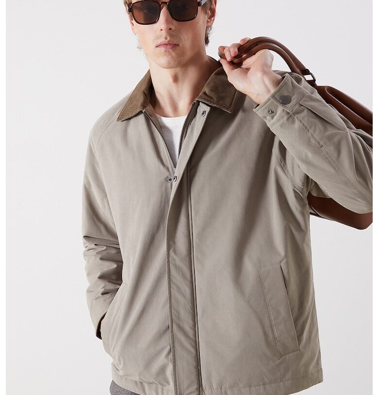 Яке с цип и джобове встрани LC WAIKIKI