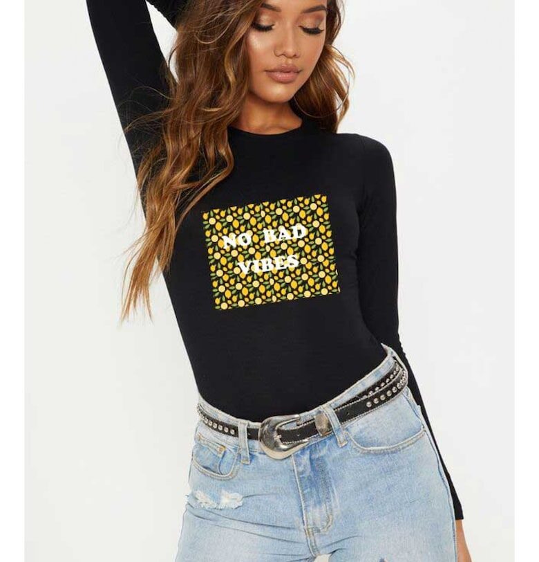888113554-Черна дамска блуза - No Bad Vibes THEICONIC
