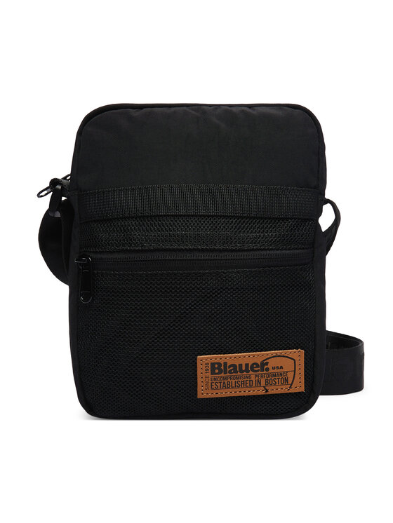 Blauer Мъжка чантичка F5COLBY07/BAL Черен цвят на ниска цена