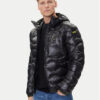 Blauer Пухено яке 25WBLUC03074 Черен Regular Fit цвят на ниска цена