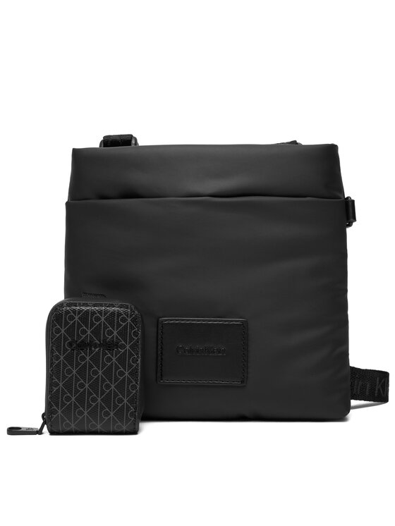 Calvin Klein Мъжка чантичка Puffer Utility Flatpack LV04D3224G Черен цвят на ниска цена