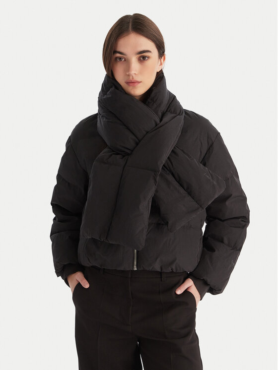 Calvin Klein Пухено яке LV044D518G Черен Regular Fit цвят на ниска цена
