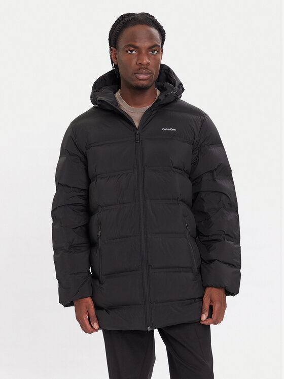 Calvin Klein Пухено яке LV04LD516G Черен Regular Fit цвят на ниска цена