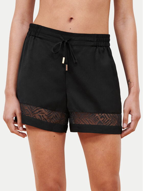Chantelle Пижамени шорти C11V60 Черен Regular Fit цвят на ниска цена