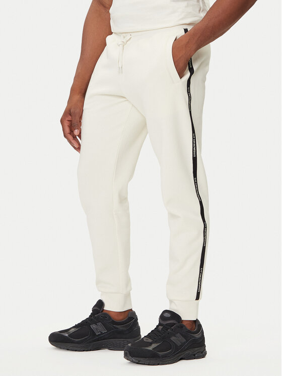 EA7 Emporio Armani Долнище анцуг 7M000974 AF10377 U1105 Бежов Regular Fit цвят на ниска цена