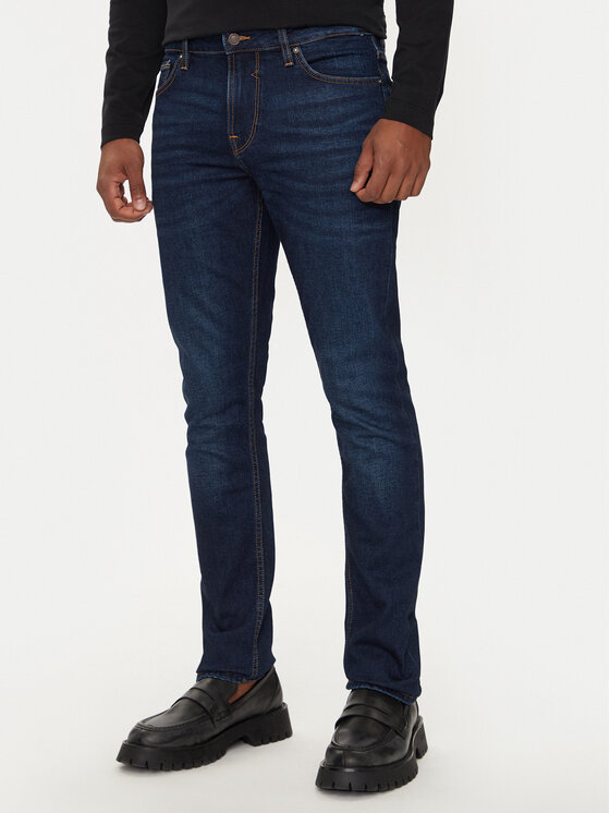 Guess Дънки FINNLEY M4BAS2 D5GN2 Тъмносин Slim Fit цвят на ниска цена