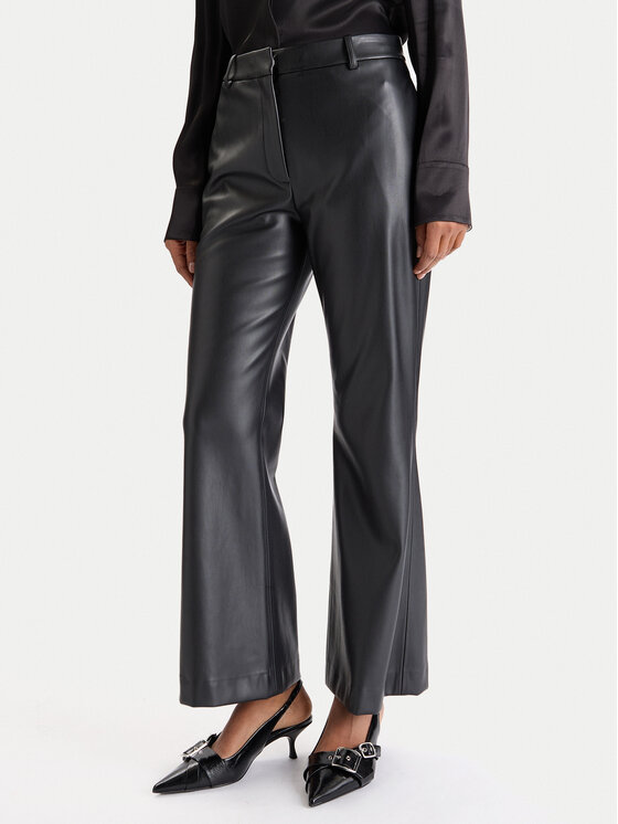 HUGO Панталони от имитация на кожа Hamunelle-1 50546824 Черен Flare Fit цвят на ниска цена