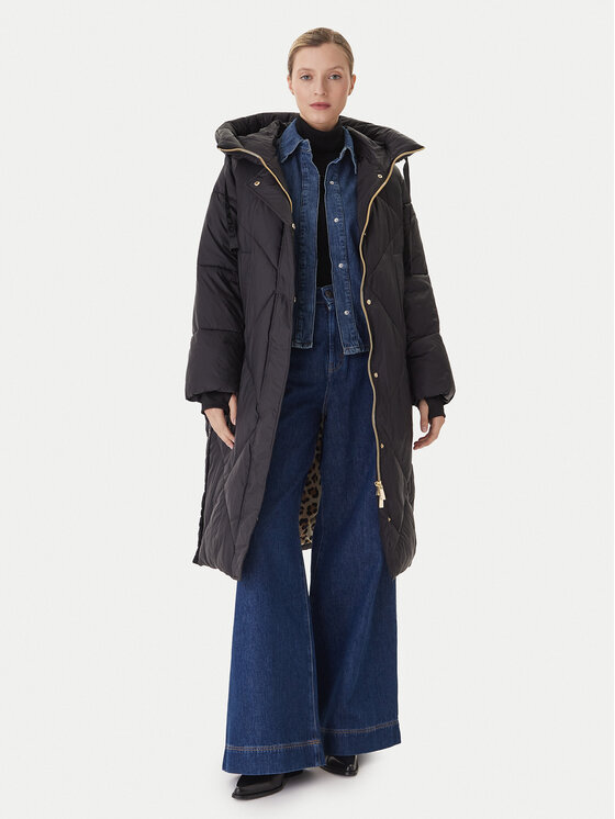 LOLA CASADEMUNT Зимно яке LF2501002 Черен Relaxed Fit цвят на ниска цена