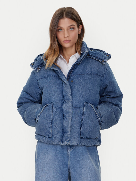 Levi's® Пухено яке Western Bubble 003MD-0000 Син Relaxed Fit цвят на ниска цена