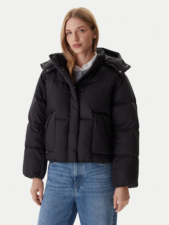 Levi's® Пухено яке Western Bubble 003MD-0001 Черен Relaxed Fit цвят на ниска цена