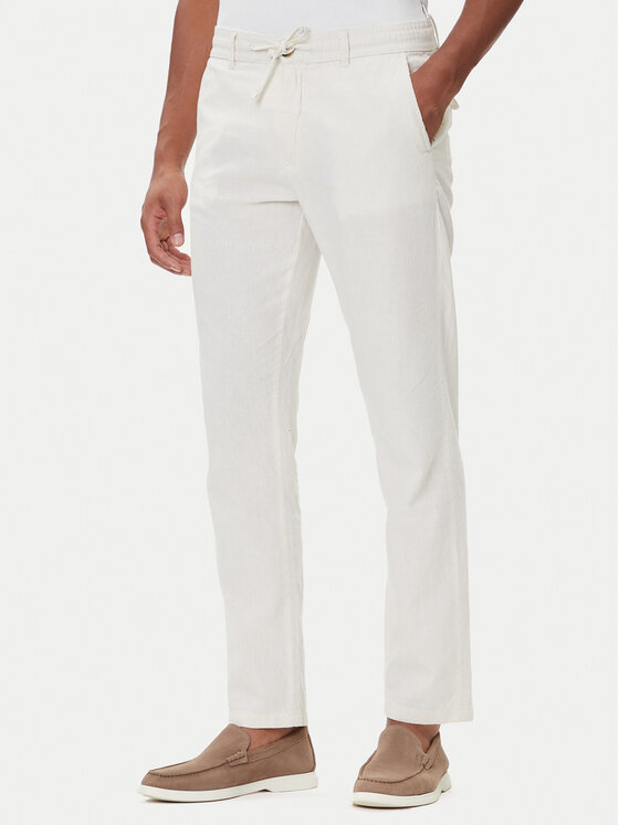 Lindbergh Текстилни панталони 30-008003 Бял Tapered Fit цвят на ниска цена