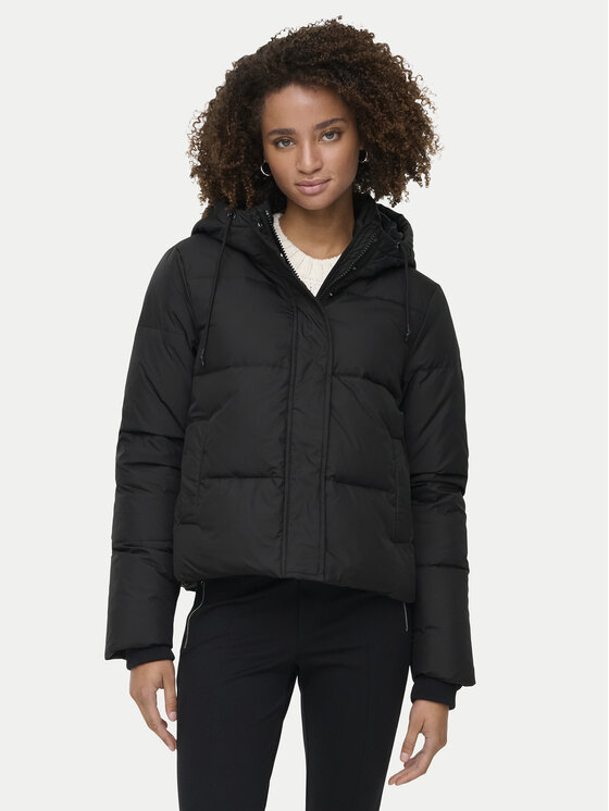 ONLY Пухено яке Alice 15316455 Черен Regular Fit цвят на ниска цена