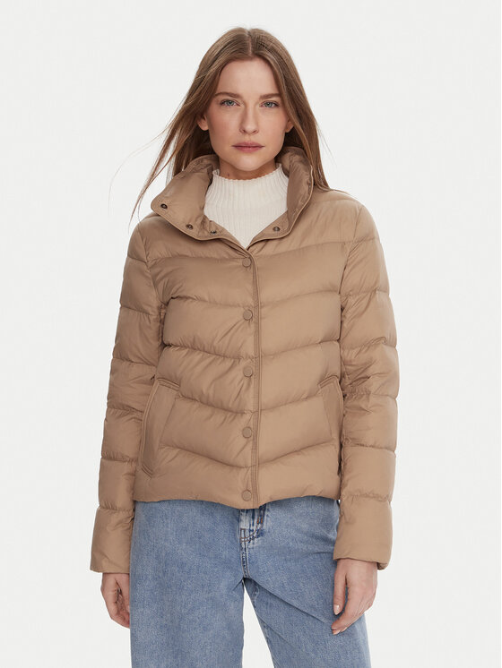 Tatuum Пухено яке Marona T2503.017 Бежов Regular Fit цвят на ниска цена