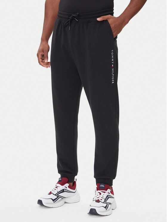 Tommy Hilfiger Долнище анцуг UM0UM03664 Черен Regular Fit цвят на ниска цена