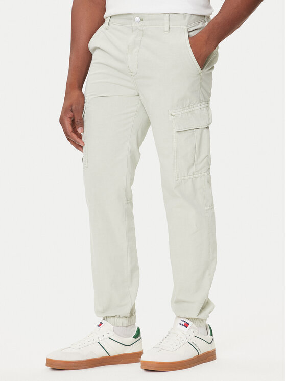 Tommy Jeans Джогъри Austin DM0DM21791 Зелен Slim Fit цвят на ниска цена