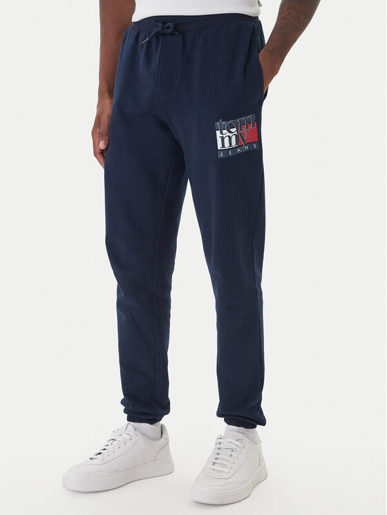 Tommy Jeans Долнище анцуг DM0DM22094 Тъмносин Relaxed Fit цвят на ниска цена