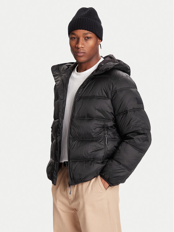 Tommy Jeans Зимно яке DM0DM22044 Черен Regular Fit цвят на ниска цена