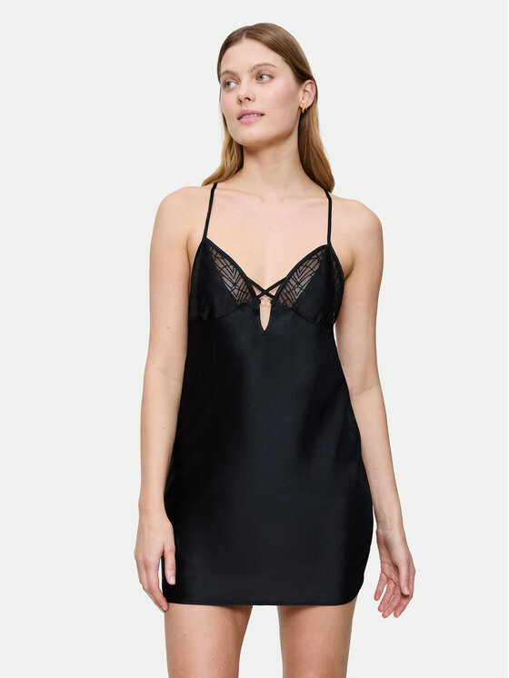 Triumph Нощница A Weekend To Remember 10225051 Черен Regular Fit цвят на ниска цена