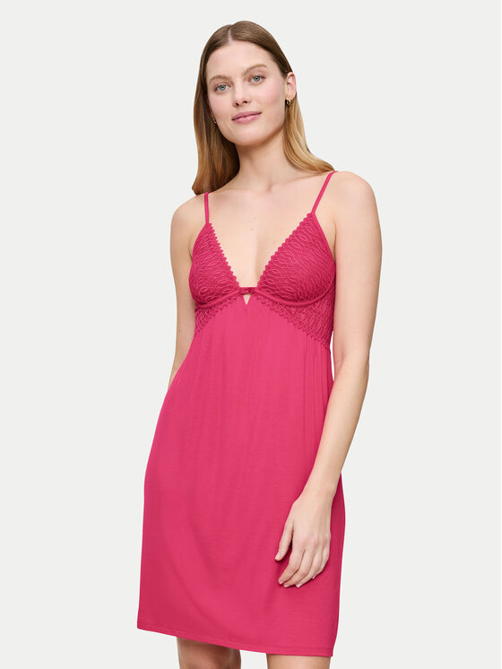 Triumph Нощница Aura Spotlight 10225033 Розов Regular Fit цвят на ниска цена