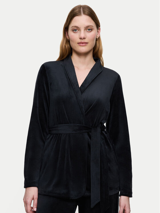 Triumph Тениска на пижама Sensual Velour 10225078 Черен Relaxed Fit цвят на ниска цена