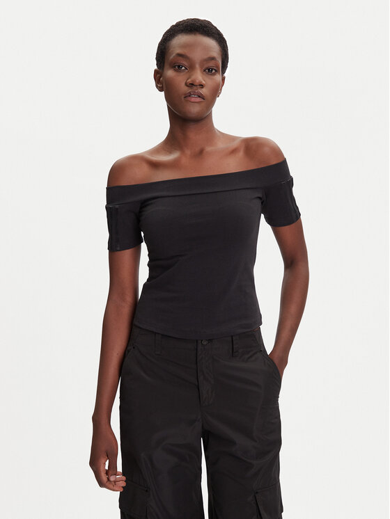 adidas Блуза adicolor Bandeau JV9742 Черен Slim Fit цвят на ниска цена