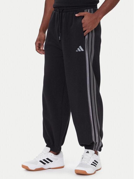 adidas Долнище анцуг Ess JM1703 Черен Regular Fit цвят на ниска цена