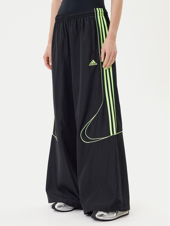 adidas Долнище анцуг Teamgeist adicolor JV7478 Черен Oversize цвят на ниска цена