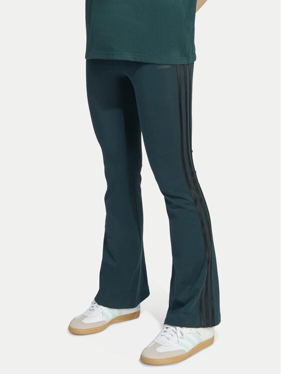 adidas Клин adicolor JV8617 Зелен Slim Fit цвят на ниска цена