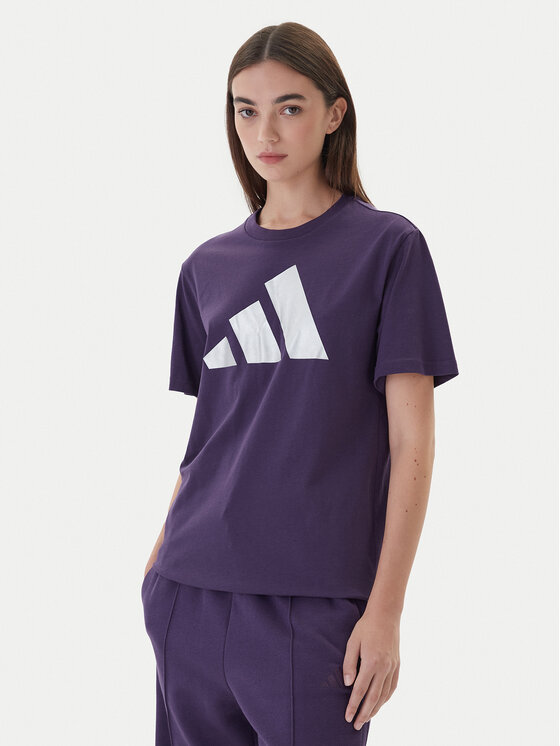 adidas Тишърт Holiday Metallic Graphic JV8527 Виолетов Regular Fit цвят на ниска цена