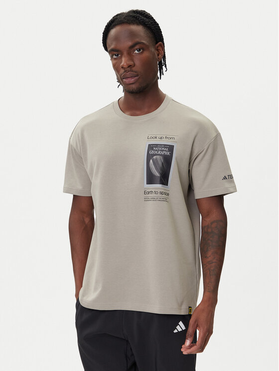 adidas Тишърт National Geographic KC2350 Бежов Loose Fit цвят на ниска цена