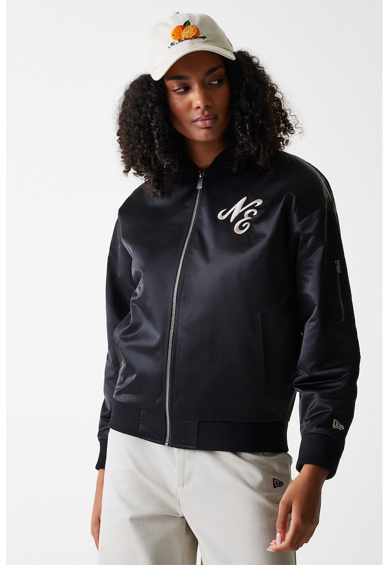 Бейзболно яке с бродирано лого New Era