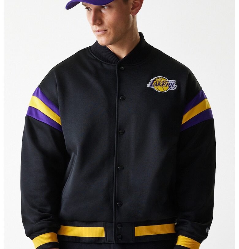 Бомбър яке с контрасти New Era