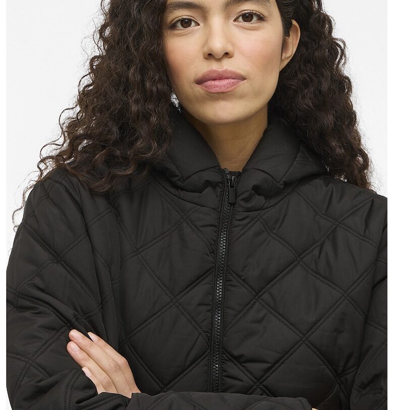 Зимно капитонирано яке с качулка Vila