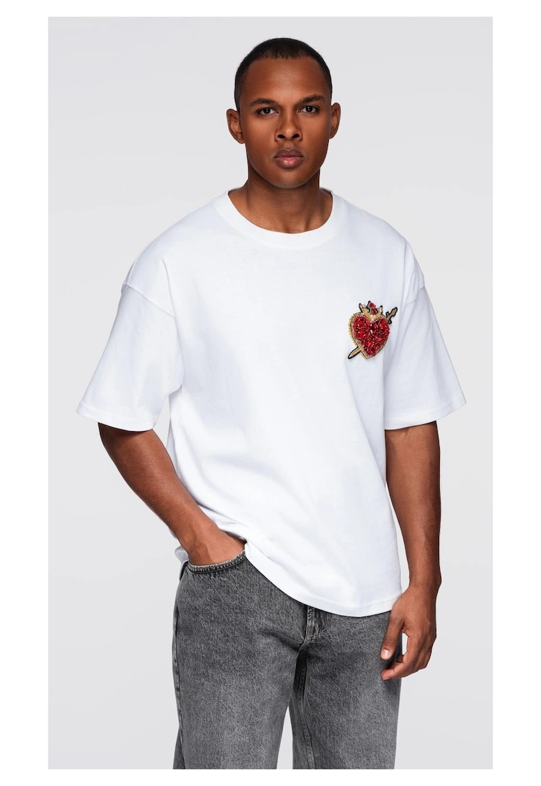 Памучна тениска с бижута на гърдите OM-TSCT-0290 OMBRE