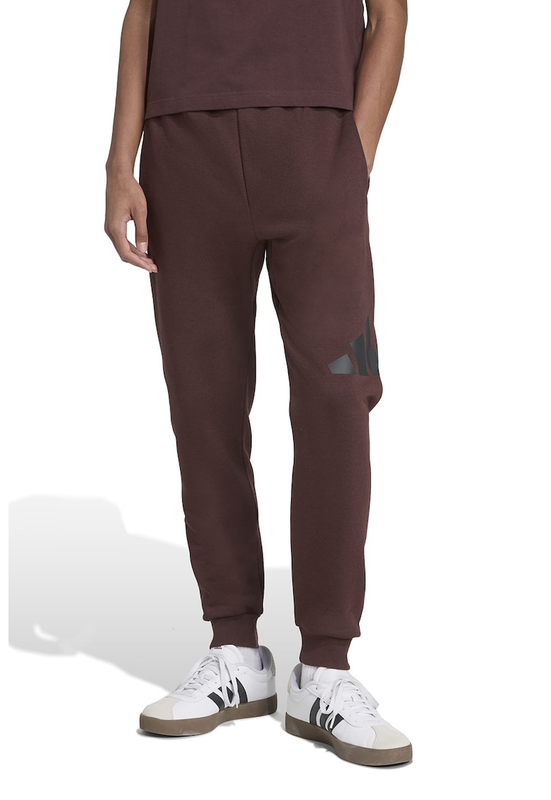 Стандартен спортен панталон с джобове adidas Sportswear