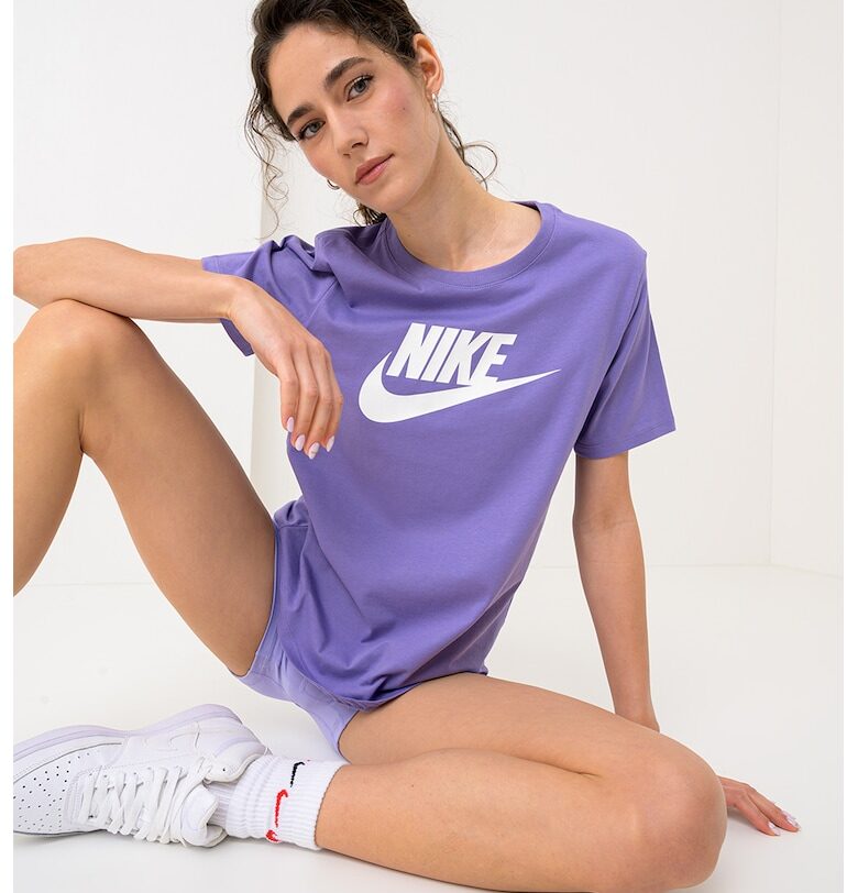 Тениска Sportswear Essentials с лого Nike