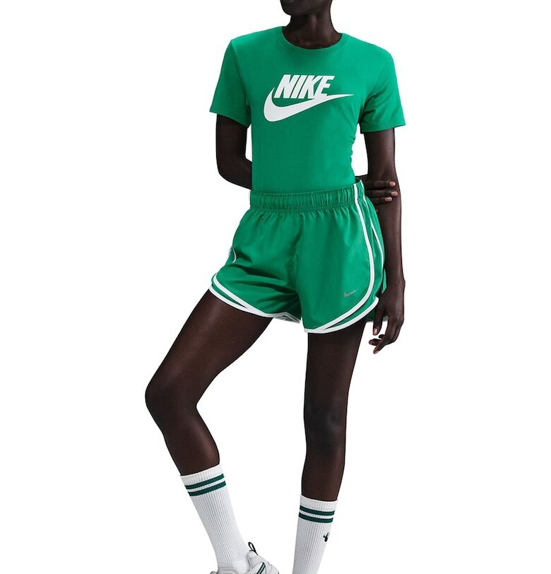 Тениска Sportswear Essentials с лого Nike