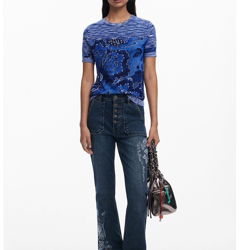 Тениска с овално деколте и десен DESIGUAL