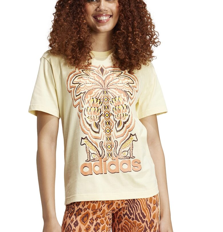 Тениска с принт adidas Sportswear