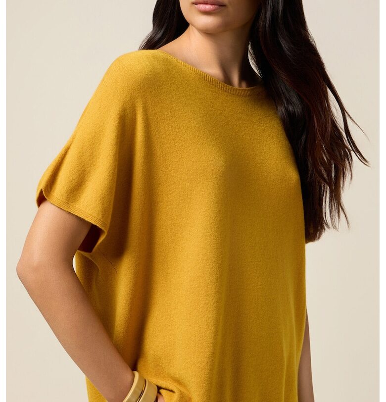 Уголемена асиметрична тениска Oltre