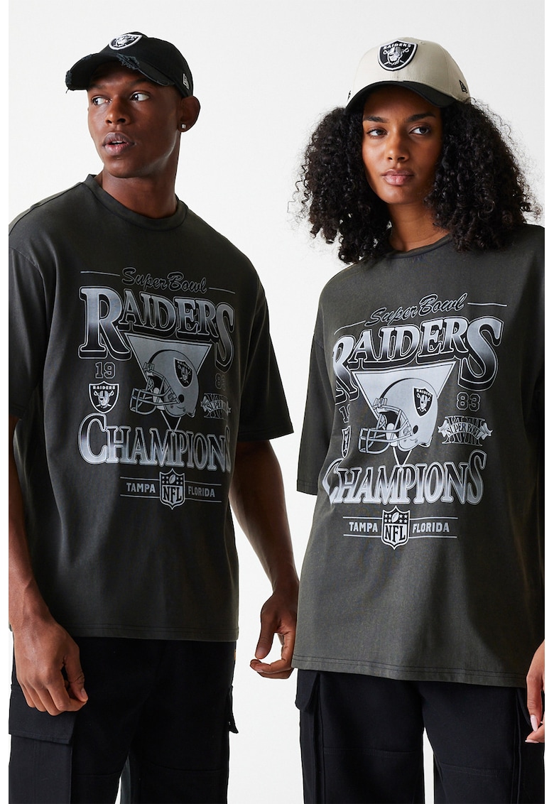 Унисекс свободна тениска с принт New Era