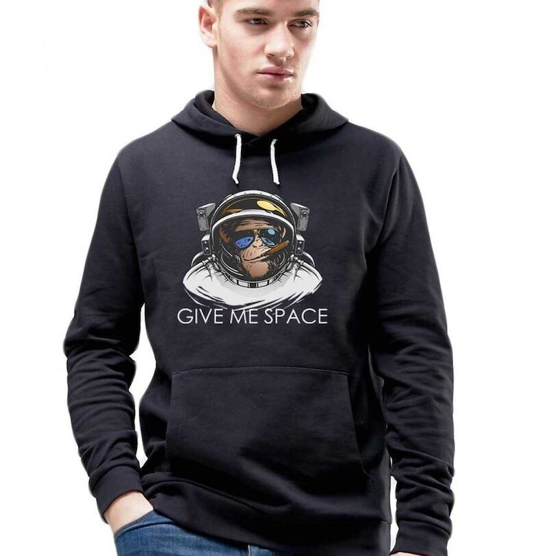 Черен мъжки суичър с качулка - Дайте ми пространство THEICONIC