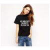 Черна дамска тениска - МАМА ми казва THEICONIC