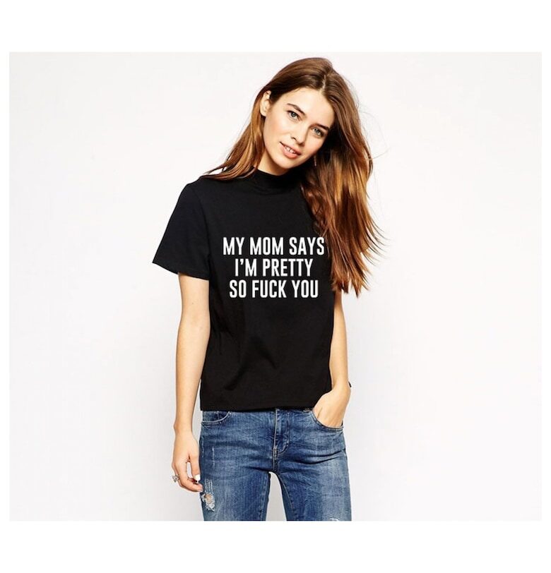 Черна дамска тениска - МАМА ми казва THEICONIC