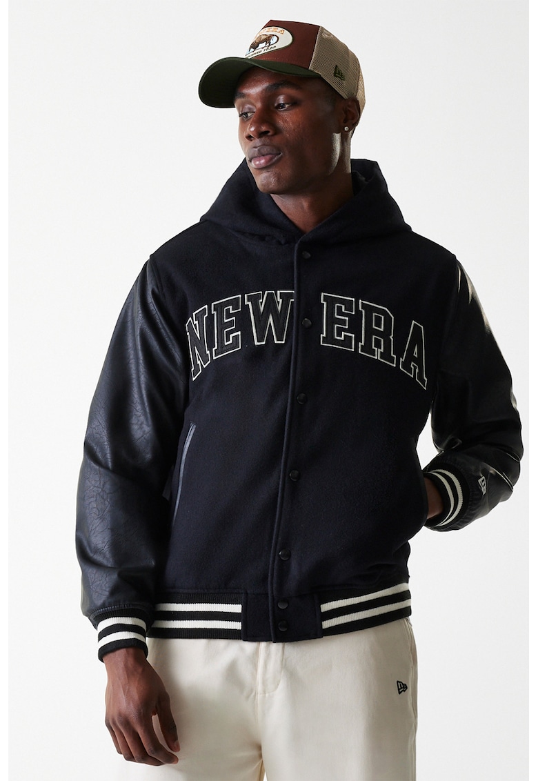 Яке Varsity с качулка и ръкави от еко кожа New Era