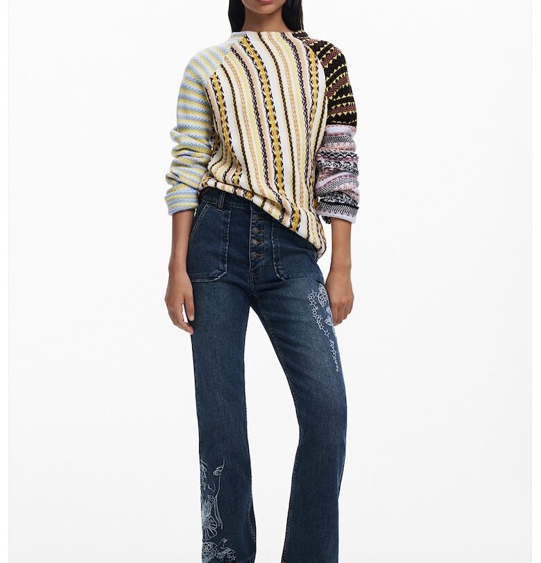 Вълнен пуловер с контрасти DESIGUAL