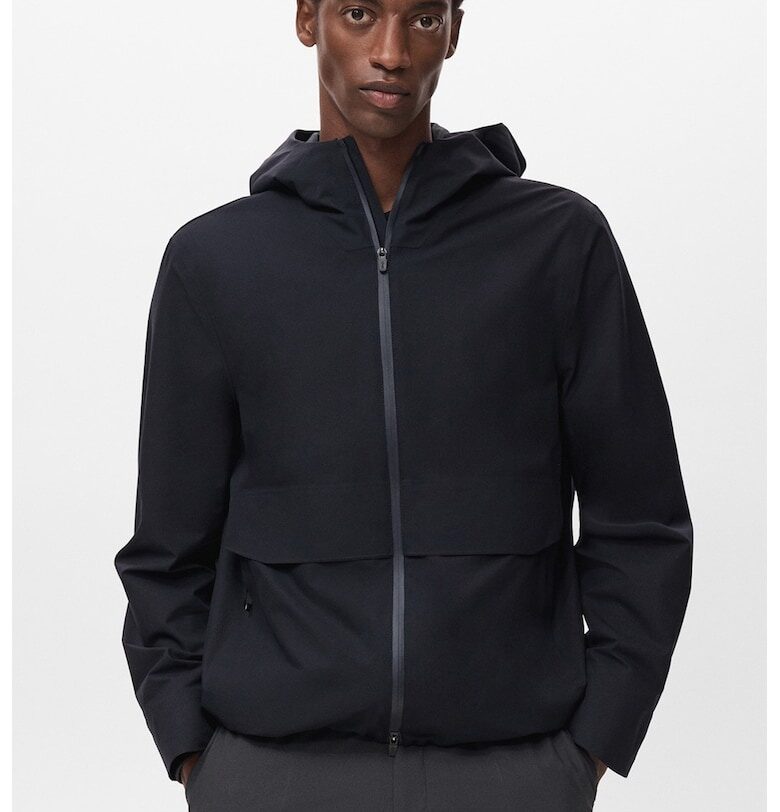 Непромокаемо яке с качулка Mango